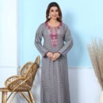 كشميري نص كم بتطريز لون تفني